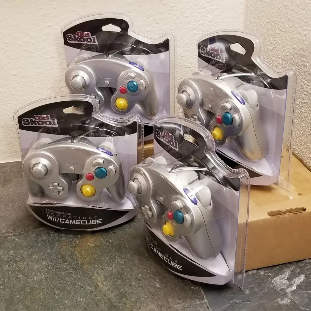 4 Gamecube Controllers - Silver / Platinum (NEW) - Nintendo - Old Skool